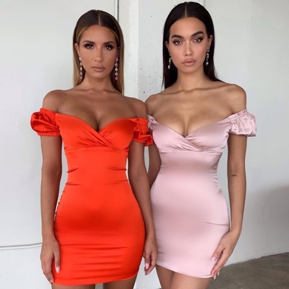 NWT Oh Polly Infinite Love Puff Sleeve Satin Mini Dress in red - Picture 3 of 5